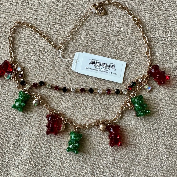 Super Adorable ✨Betsey Johnson Gummy Bear Necklace Limited Edition! - Picture 1 of 8